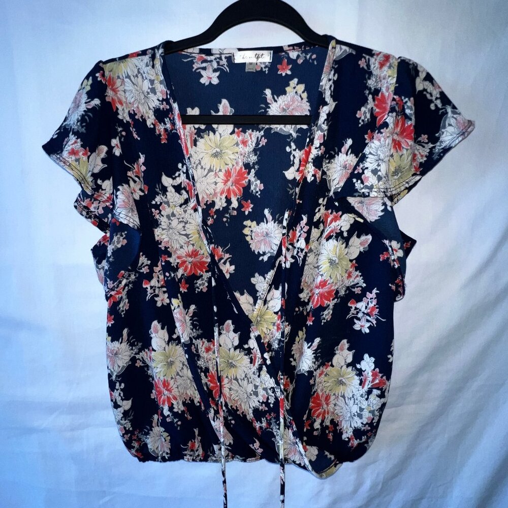 The Outfit Short Flutter Sleeve Top, Navy and Floral, Size Medium, EC!